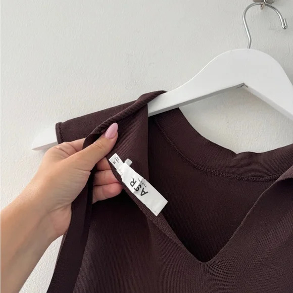 ASTR THE LABEL High Neck Tie Back Brown Midi Dress M - Picture 5 of 6